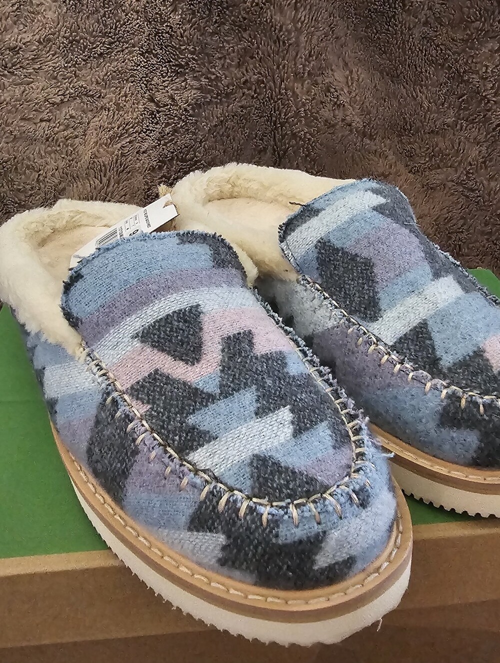 Sanuk Slippers Size 9